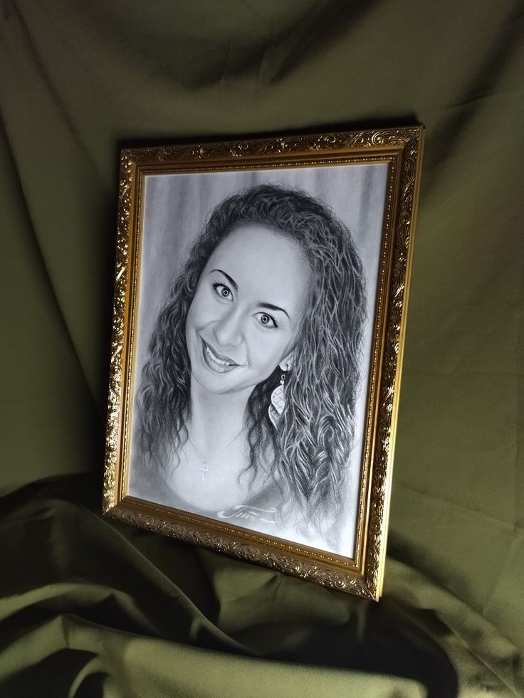 “Your Love, Sketched Forever – Personalized Romantic Art with Greeting Card & Fast Delivery”